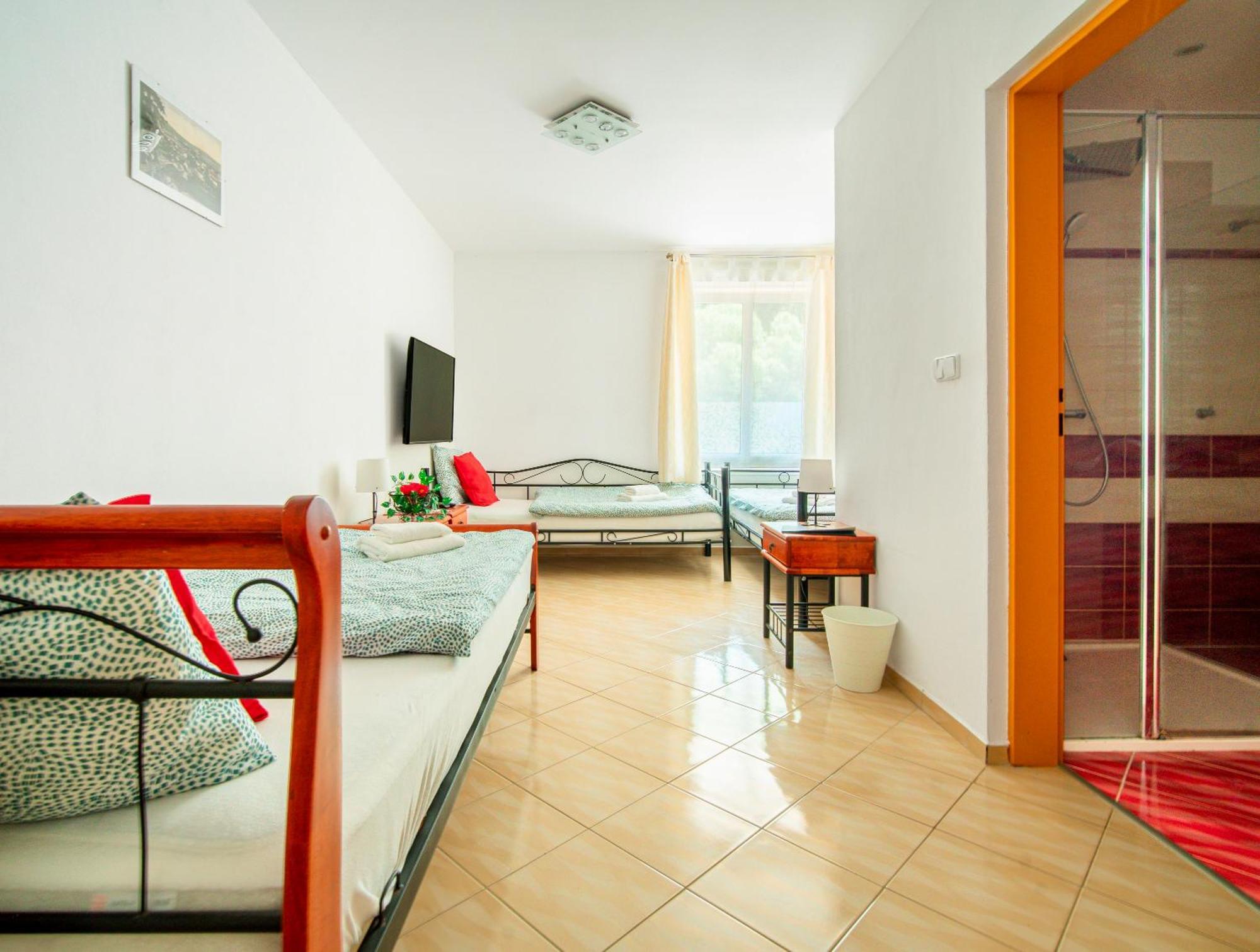 Hotel Ostende Chocerady Bagian luar foto
