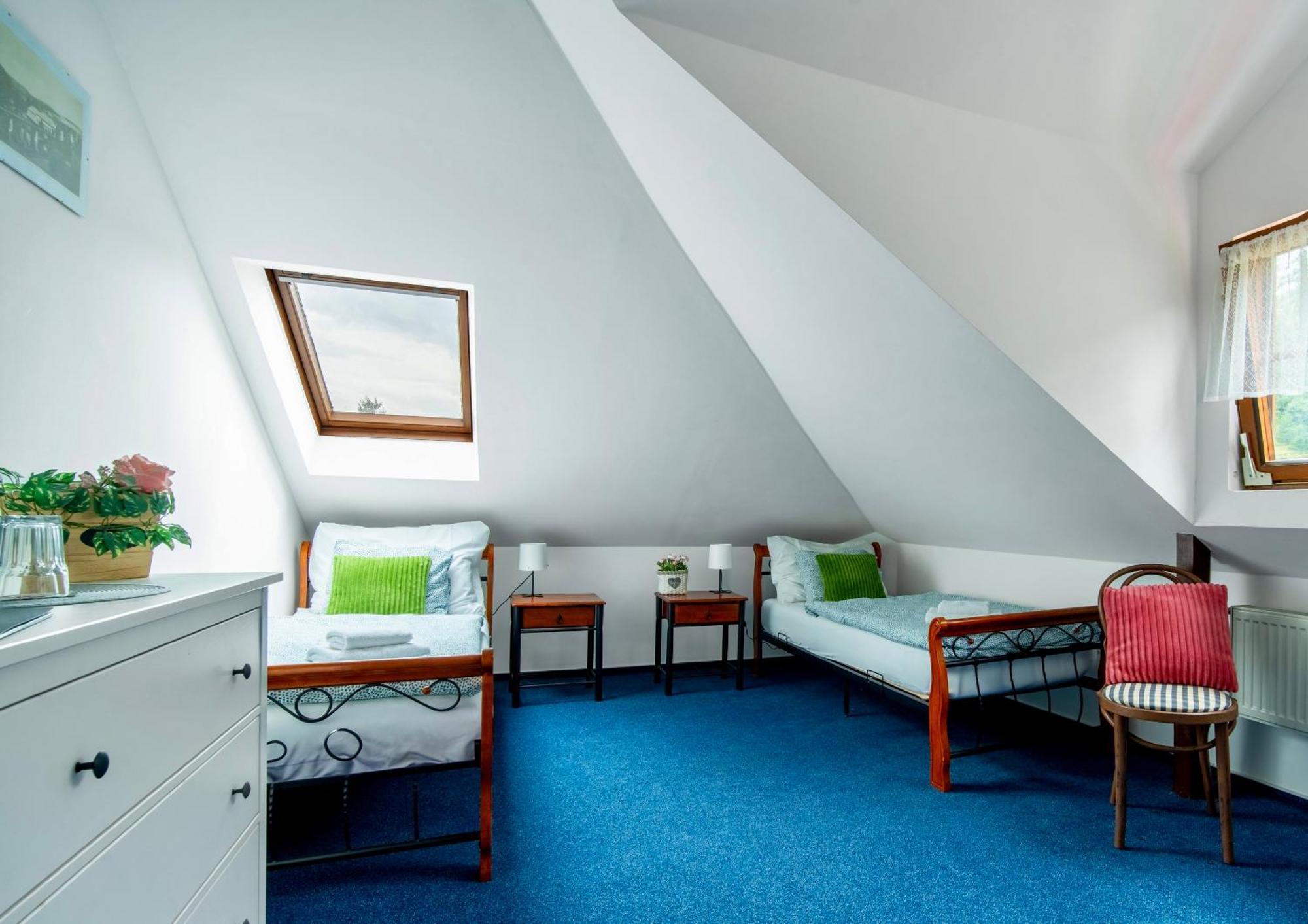 Hotel Ostende Chocerady Bagian luar foto