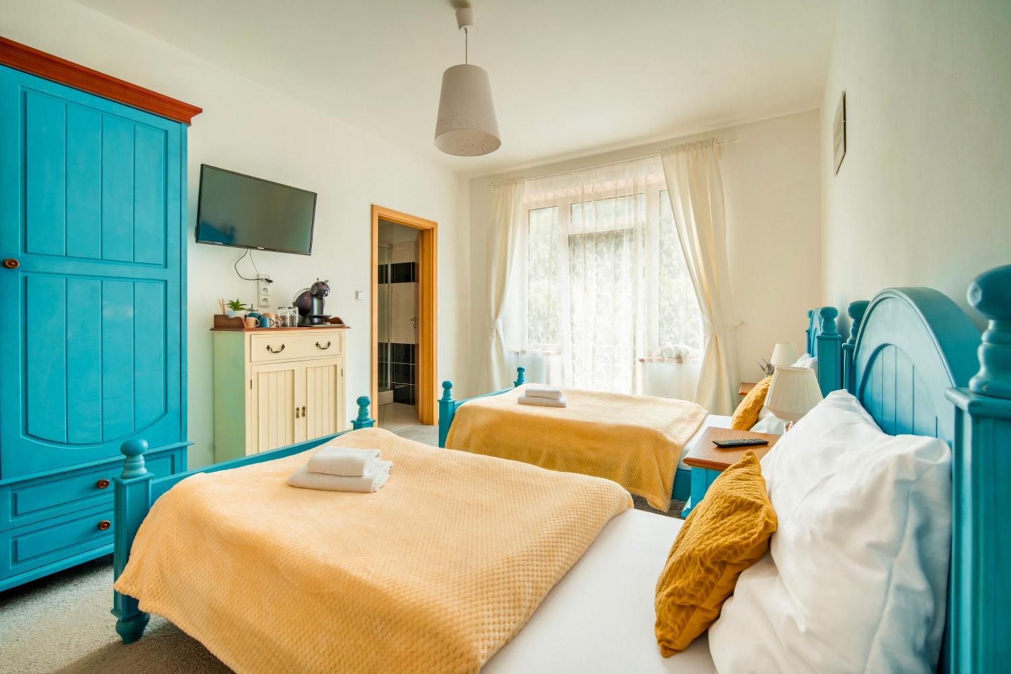 Hotel Ostende Chocerady Bagian luar foto